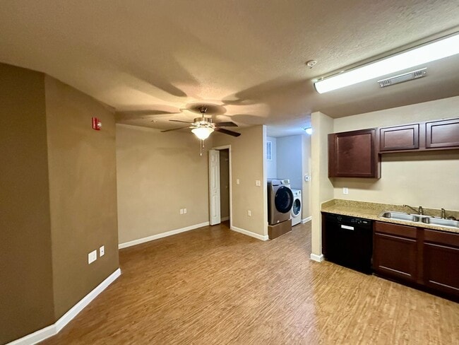 property at 908 W 21st St