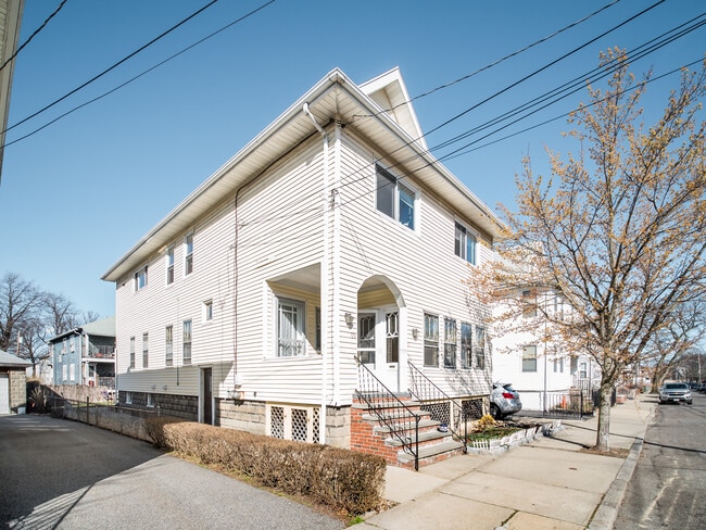 99 2nd St in Medford, MA - Foto de edificio - Building Photo