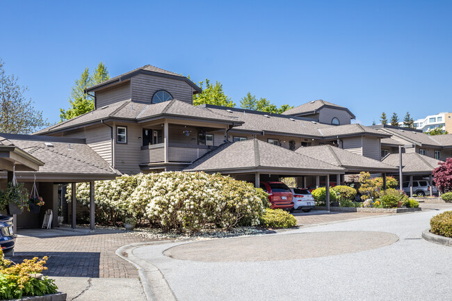 The Fairways in North Vancouver, BC - Building Photo - Primary Photo