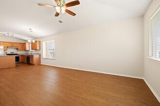 1116 Miss Kimberly's Ln in Pflugerville, TX - Building Photo - Building Photo