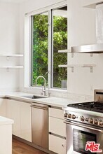 616 Croft Ave in West Hollywood, CA - Building Photo - Building Photo