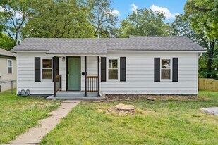 2100 N Nettleton Ave in Springfield, MO - Building Photo