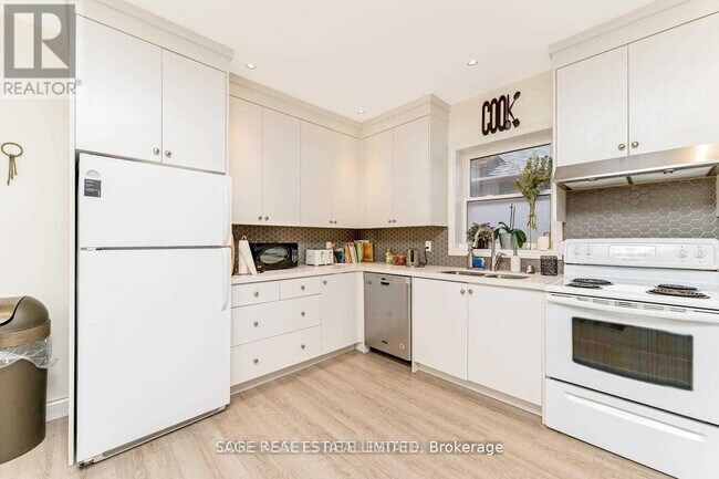 118-118 Braemar Ave in Toronto, ON - Building Photo - Building Photo