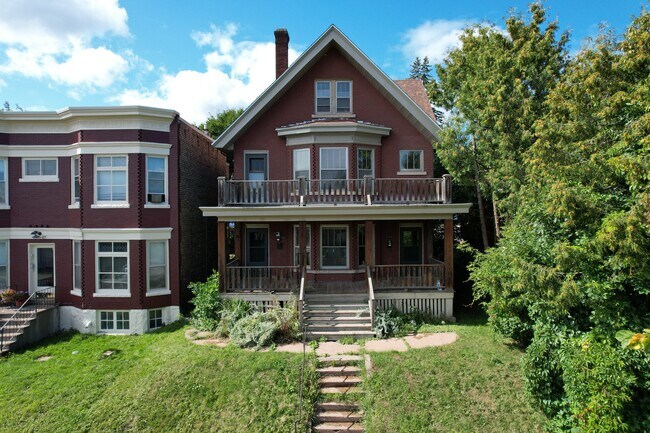 1111 E 4th St, Unit 2