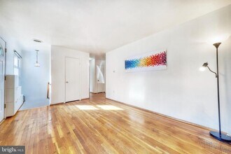 14307 Bismark Ave in Woodbridge, VA - Building Photo - Building Photo