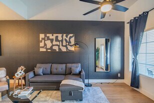 7900 E Princess Dr in Scottsdale, AZ - Building Photo