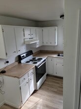 2213 Lathrop St in Fairbanks, AK - Building Photo - Building Photo