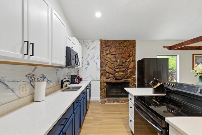 16319 Burns Dr E in The Acreage, FL - Building Photo - Building Photo