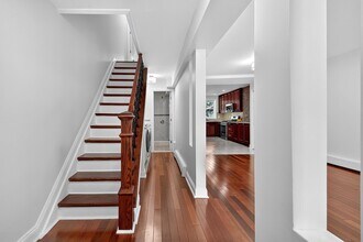 382 Webster Ave in Jersey City, NJ - Building Photo - Building Photo