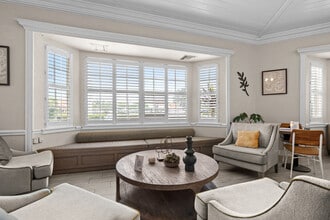 Hotolos Hollywood Apartments in Hollywood, FL - Building Photo - Interior Photo