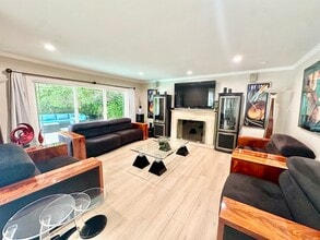 4523 Grimes Pl in Encino, CA - Building Photo - Building Photo