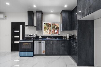 10801 1/2 Wescott Ave in Los Angeles, CA - Building Photo - Building Photo