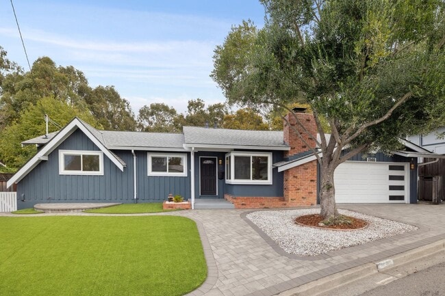 2566 Lancaster Rd in Hayward, CA - Building Photo - Building Photo