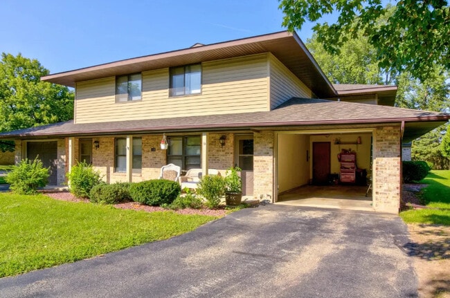 Spencer Village Apartments in Appleton, WI - Building Photo - Building Photo