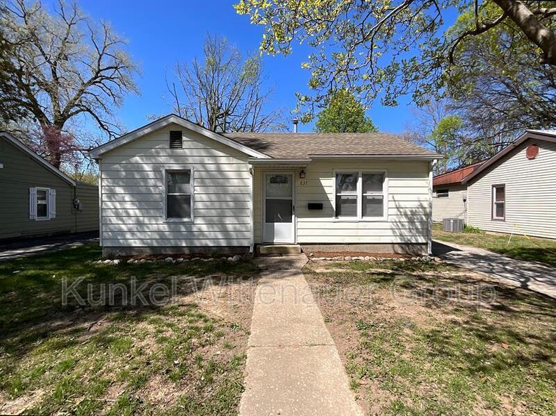 837 Whittier St in Wood River, IL - Foto de edificio