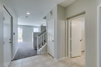 5512 Grand Rapids St in North Las Vegas, NV - Building Photo - Building Photo