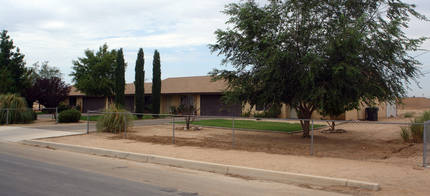 12960 Mohawk Rd in Apple Valley, CA - Building Photo