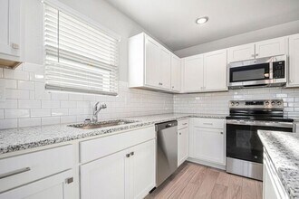 6204 Aurelius Rd in Lansing, MI - Building Photo - Building Photo