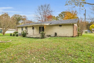11635 Jenkins Rd in Soddy Daisy, TN - Building Photo - Building Photo