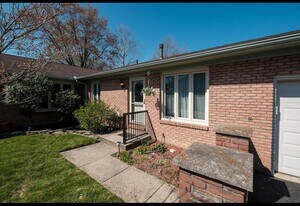 1861 Hillandale Ave in Columbus, OH - Building Photo