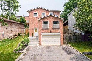 44 Adams Dr in Ajax, ON - Building Photo