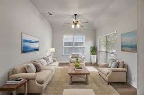 300 Kelvington Dr in Anna, TX - Foto de edificio - Building Photo