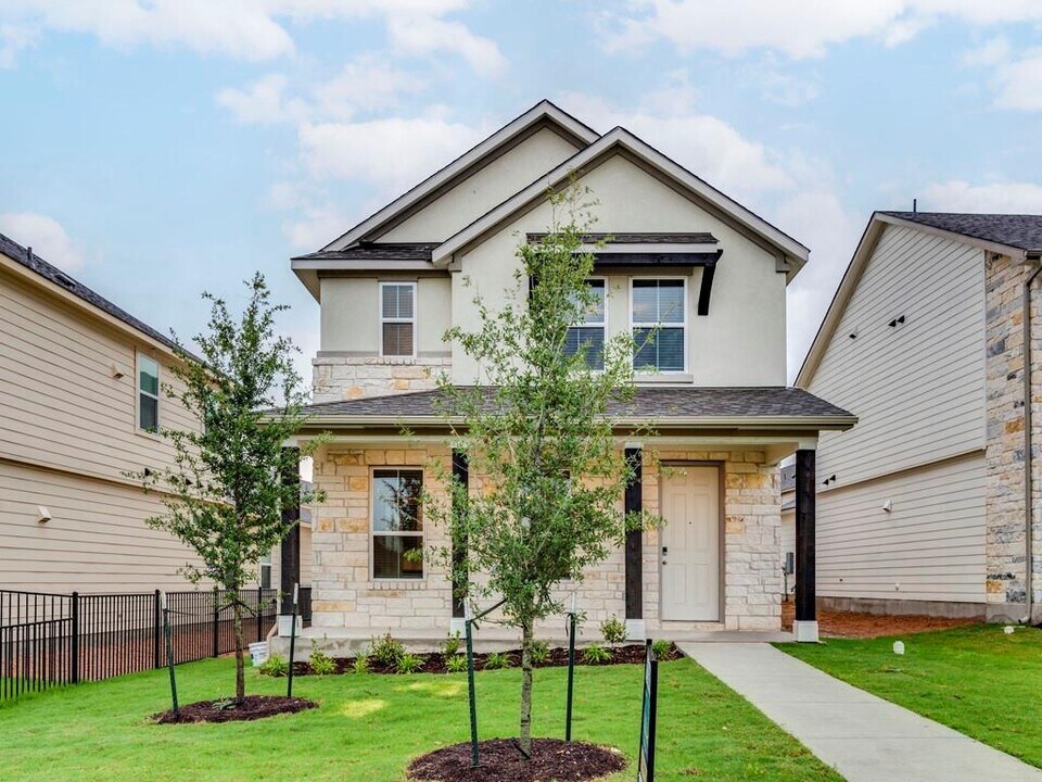 166 Lost Mine Peak Ln in Dripping Springs, TX - Building Photo