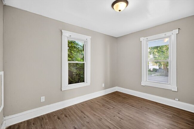 389 E 160th St in Cleveland, OH - Building Photo - Building Photo