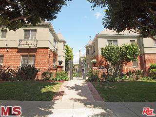 1304 N Alta Vista Blvd in Los Angeles, CA - Building Photo