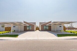 1 N "E" St in McAllen, TX - Building Photo