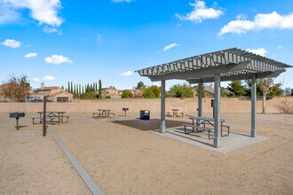 Woodlands West Townhomes in Lancaster, CA - Building Photo - Building Photo