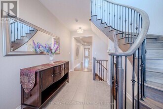 72 Killington Ave in Vaughan, ON - Building Photo - Building Photo