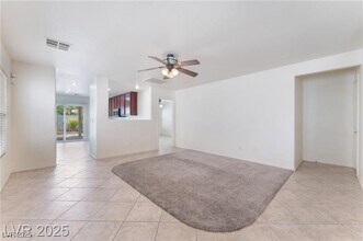 8872 W Perfect Diamond Ct in Las Vegas, NV - Foto de edificio - Building Photo