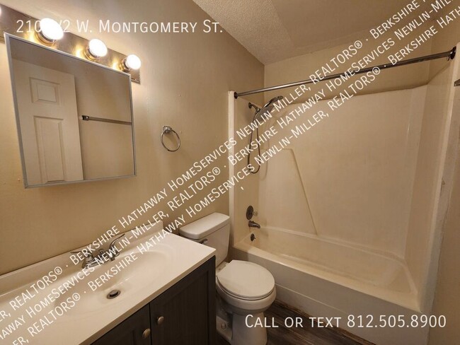 210 W Montgomery St in Brazil, IN - Building Photo - Building Photo