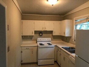 1807 Jackson Bluff Rd in Tallahassee, FL - Building Photo - Building Photo