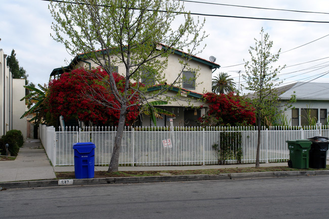 537 Manchester Ter in Inglewood, CA - Foto de edificio - Building Photo