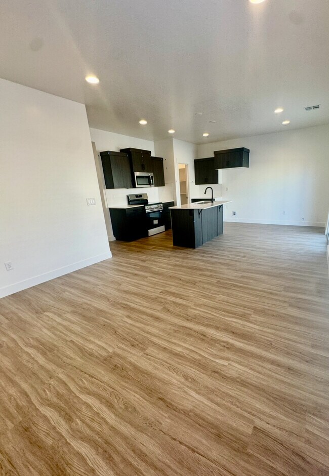 5709 S Weehawken Ln in Saint George, UT - Building Photo - Building Photo