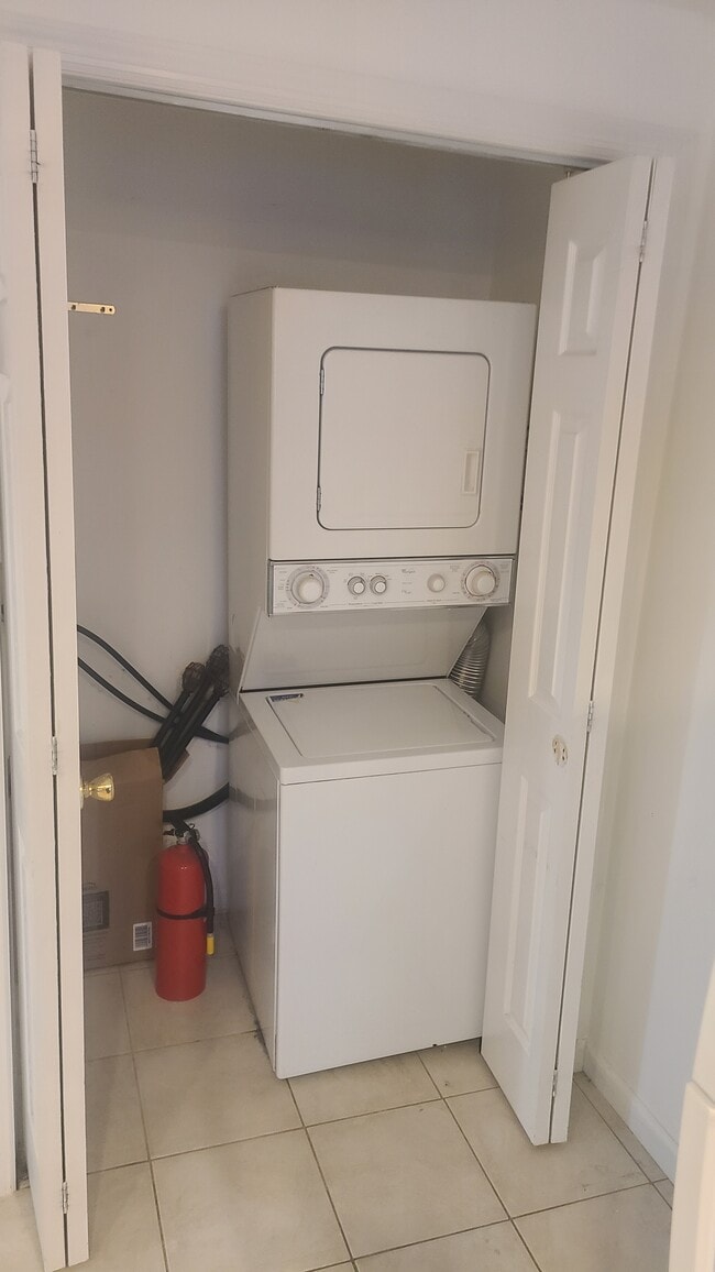 348 River Dr in Garfield, NJ - Building Photo - Building Photo