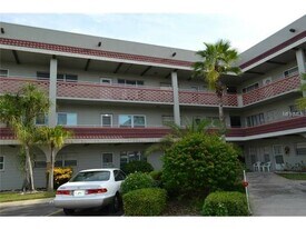 2073 Denmark St, Unit 47 in Clearwater, FL - Building Photo