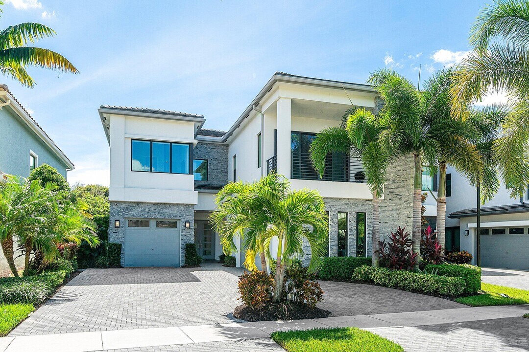 9006 Dulcetto Ct in Boca Raton, FL - Building Photo