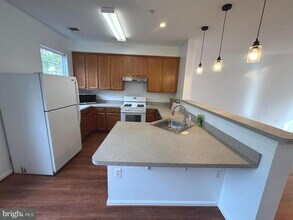 108 Moore Dr in Rockville, MD - Building Photo - Building Photo