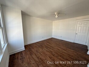 226 W Ruscomb St in Philadelphia, PA - Building Photo - Building Photo