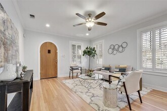 1016 Harwood Pl in Austin, TX - Building Photo - Building Photo