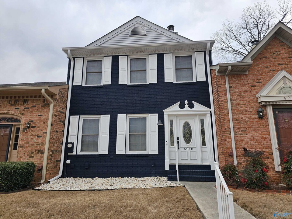 6918 Steeplechase Dr NW in Huntsville, AL - Building Photo