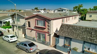 306 E Balboa Blvd, Unit #3 Apartments