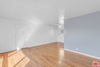 4733 Lexington Ave in Los Angeles, CA - Building Photo - Building Photo