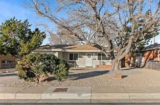 2713 Mesilla St NE in Albuquerque, NM - Building Photo