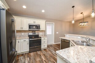 1304 East 69th St N in Sioux Falls, SD - Building Photo