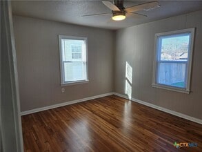 1706 S 41st St in Temple, TX - Foto de edificio - Building Photo