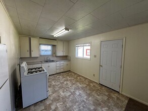 3956 V St in Eureka, CA - Building Photo - Building Photo